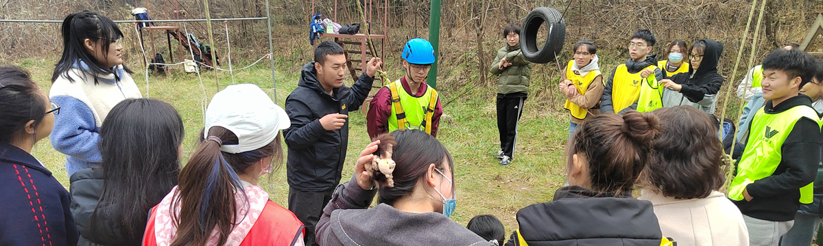 民族教育学院学生素质拓展活动顺利开展
